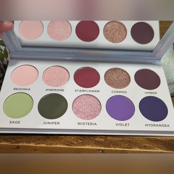 Ace Beaute Violet Sage Eyeshadow Palette 10 shades - Picture 2 of 2
